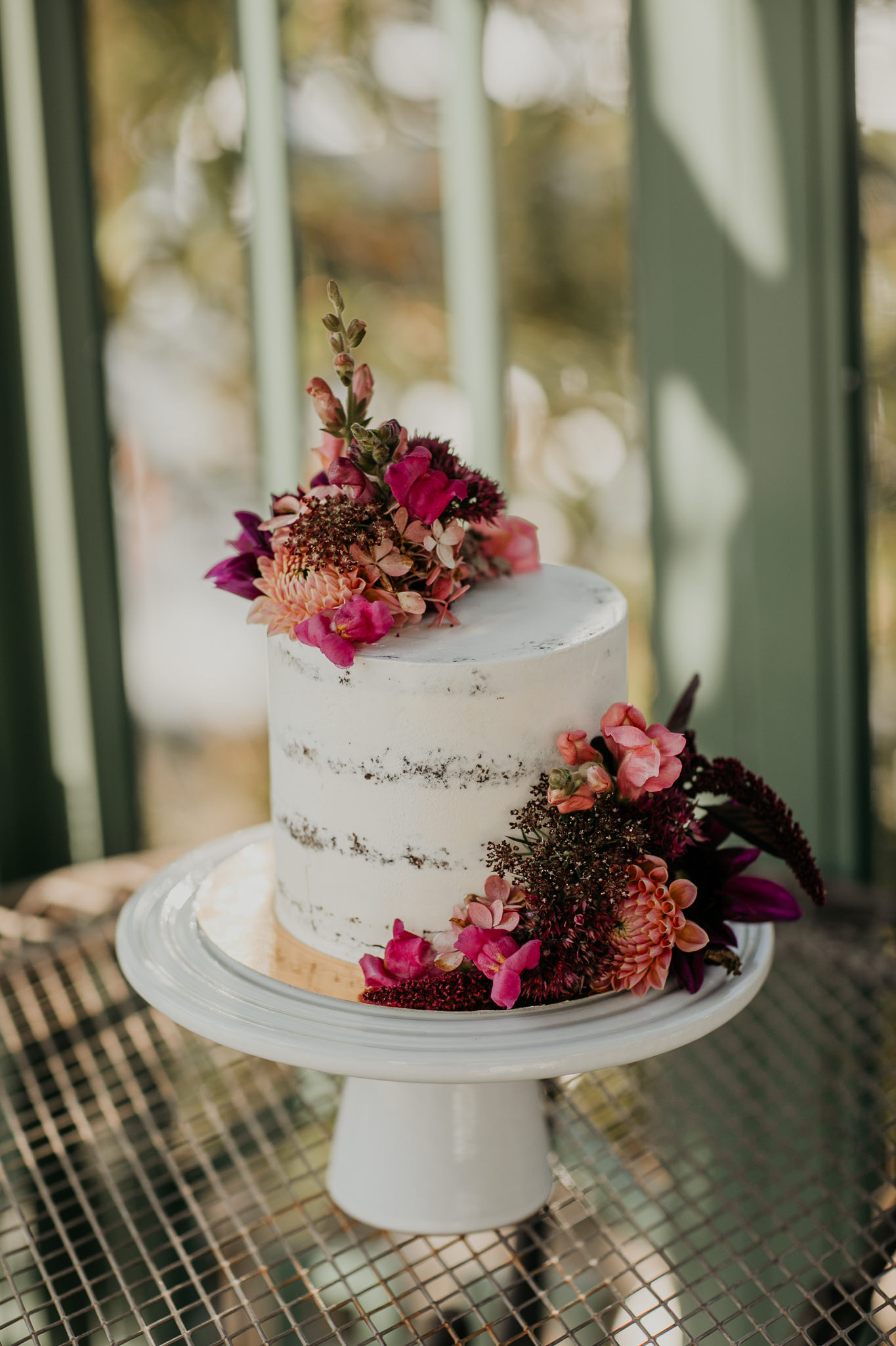 Semi Naked Cake M: Viktoria – Zuckerbäckerei